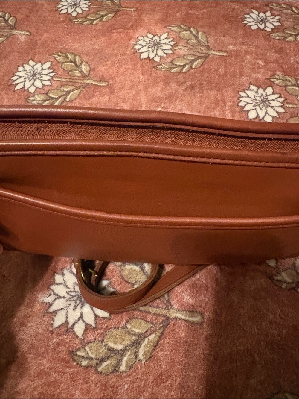 Coach Vintage Station Bag 9944 British Tan Leather Crossbody - Picture 2 of 16